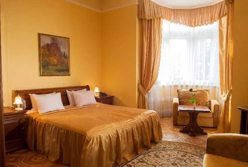 Lion'S Castle Hotel Liov Exterior foto