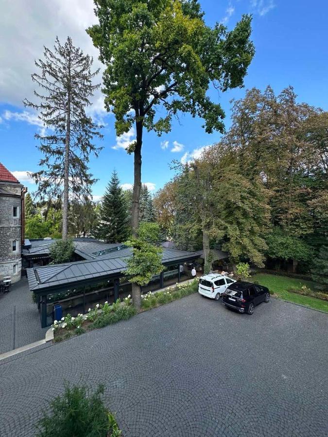 Lion'S Castle Hotel Liov Exterior foto